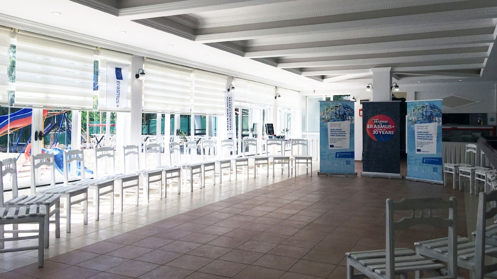 Kaizen Gate Hotel 30/50