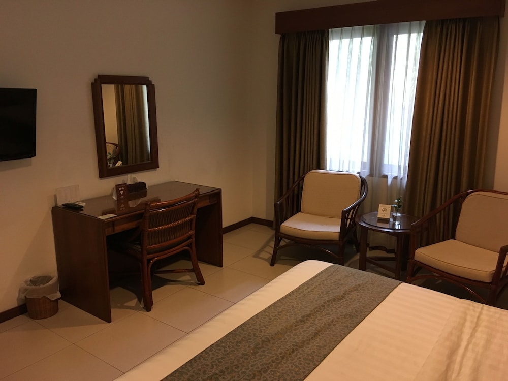 Paniisan Hotel 21/24