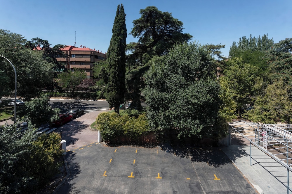 Petit Palace Arturo Soria Ex High Tech Arturo Soria 43/50