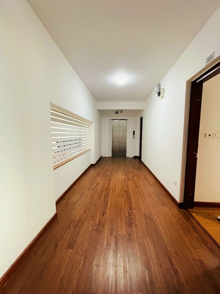 Venus Hotel - Massage & Sky Bar 32/43