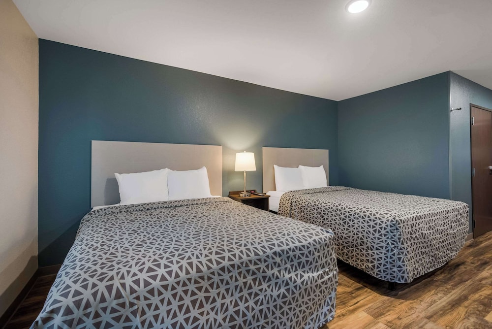 Standard, 2 Queen Beds