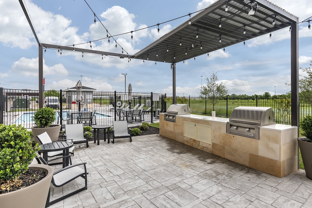 Staybridge Suites Dallas - Grand Prairie 6/70