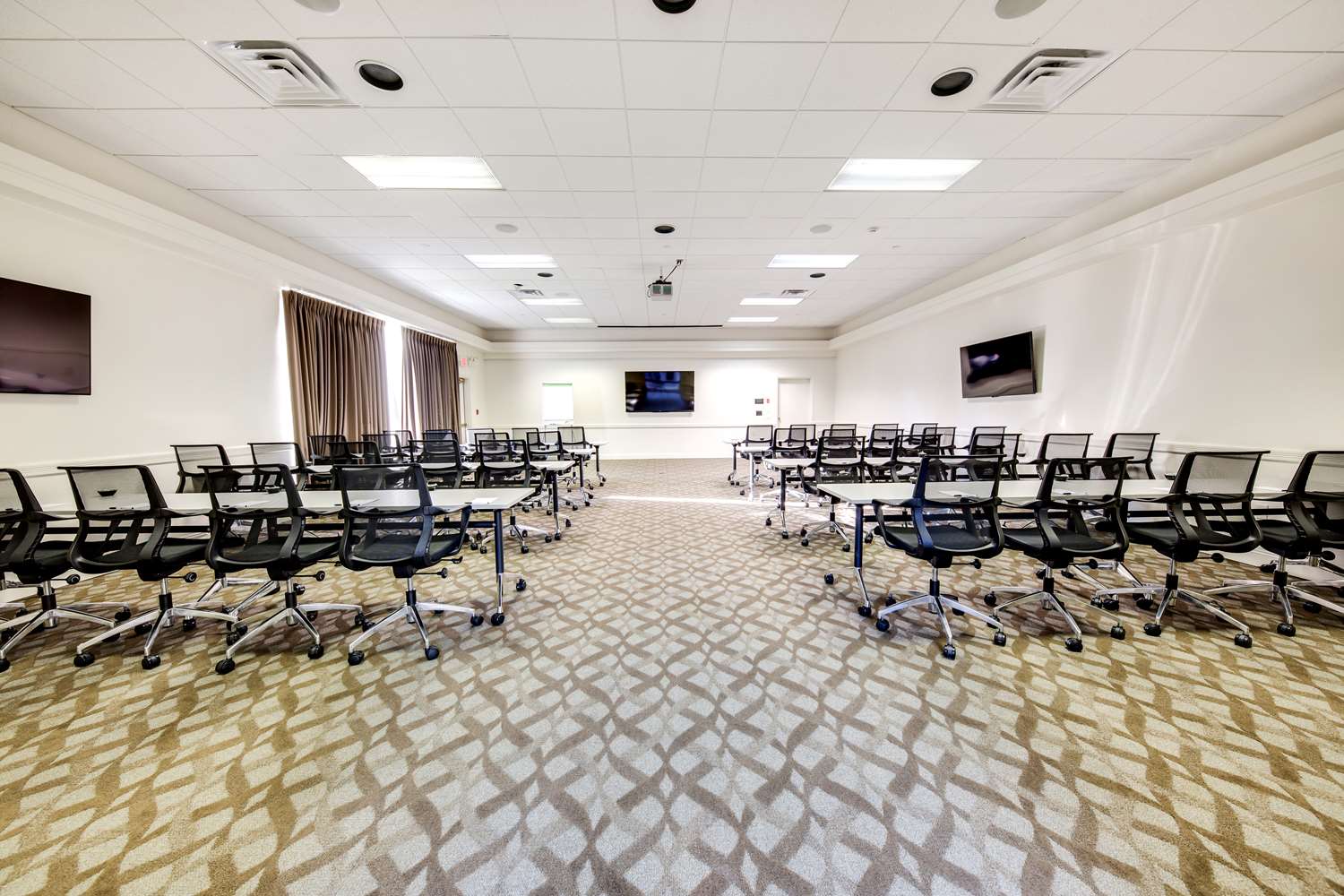 Heritage Hotel, Golf, Spa & Conf Ctr 22/26