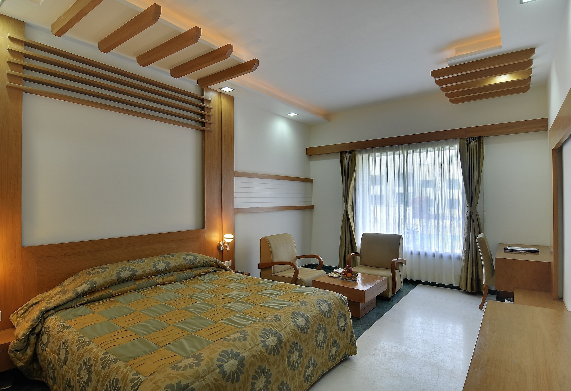 DELUXE, DOUBLE BED