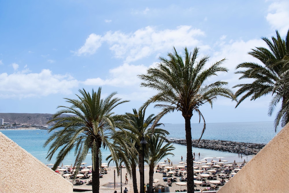 Coral Compostela Beach 62/66