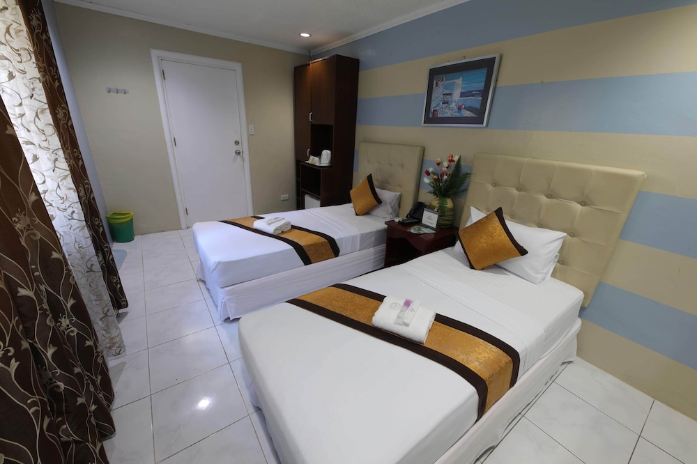 Loreland Farm Resort 34/66