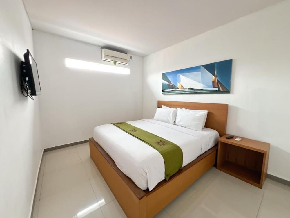 Apple Suite Apartment 12/56