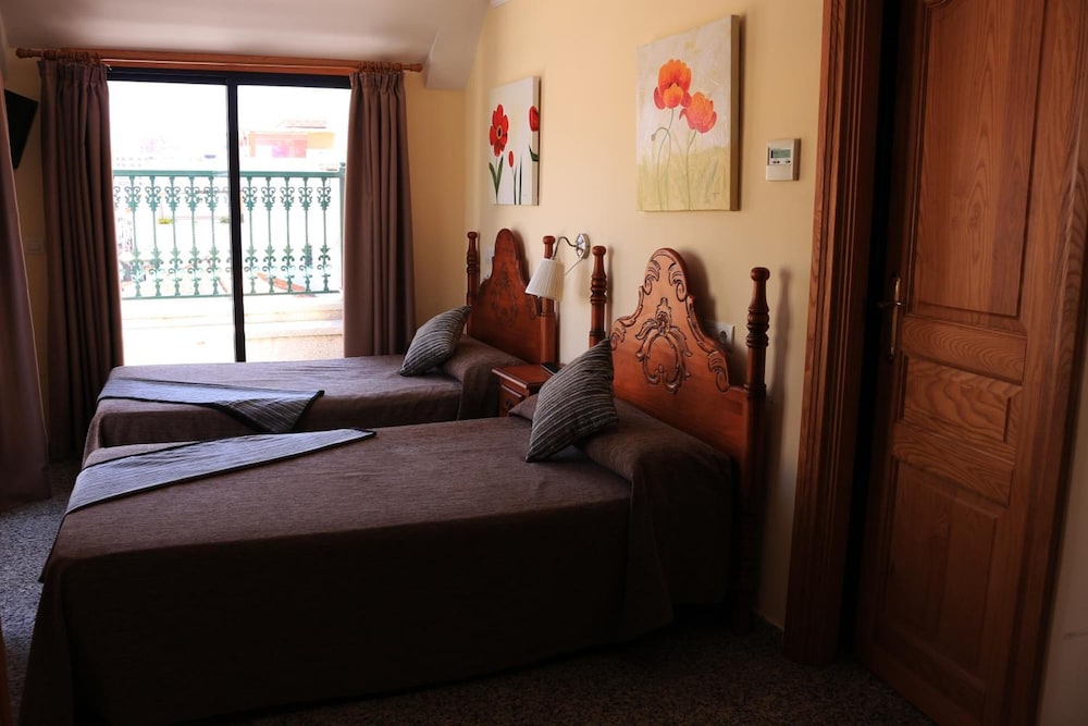 Reyesol Hotel 33/50