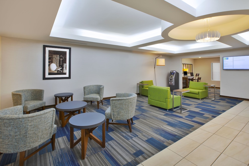Holiday Inn Express Hotel Suites Auburn Hills 49/65