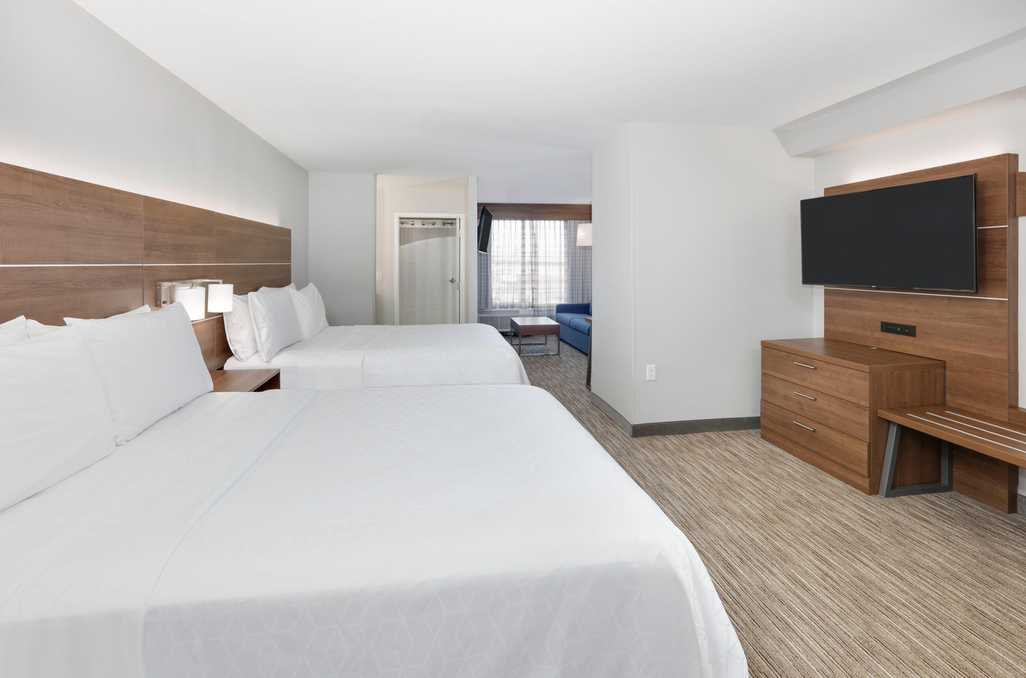 Suite, 2 Queen Beds, Extra Floor Space