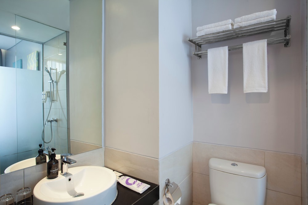 Fox Lite Hotel Cikarang 23/24