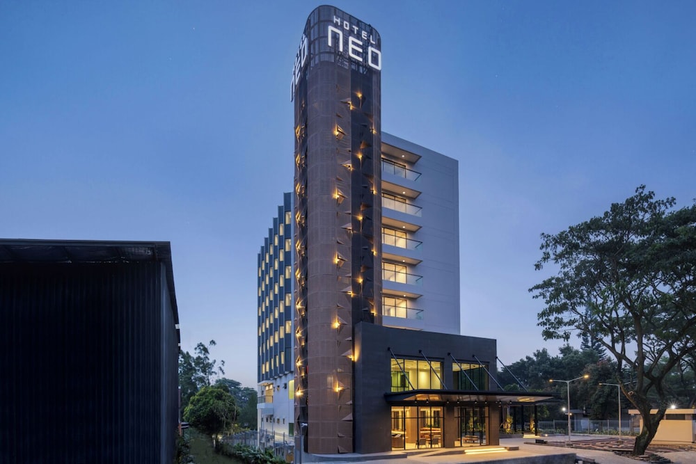 Hotel Neo Kota Baru Parahyangan 5/88