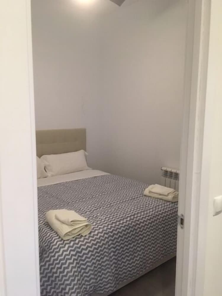 PIZARRO HOSTAL 16/50