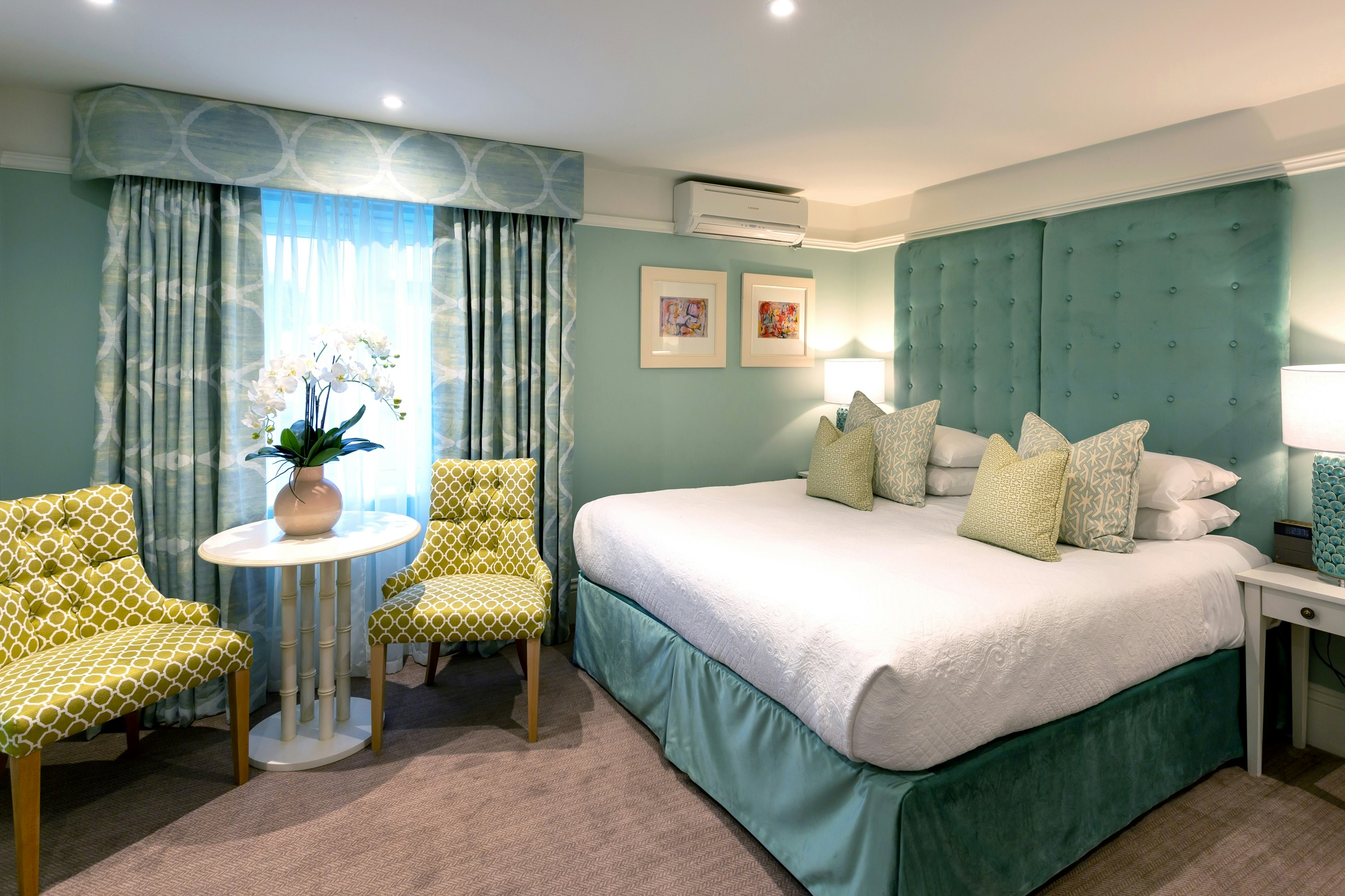 Roslin Beach Hotel 9/31