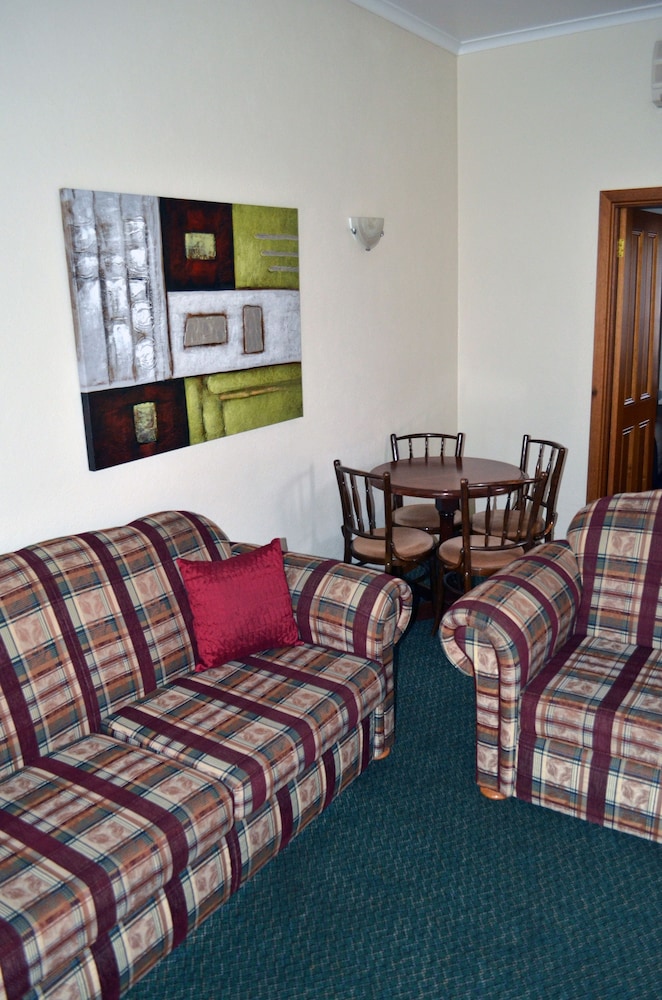 Arkana Motor Inn & Terrace Apartments 21/33