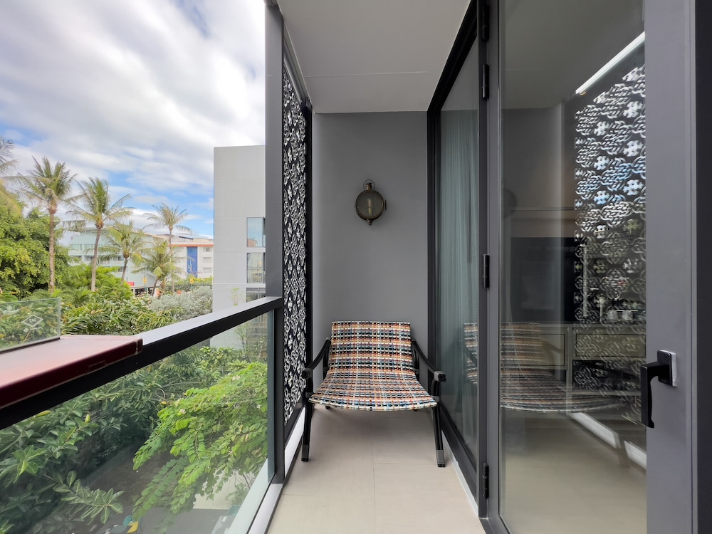 Hotel Indigo Phuket Patong 11/84