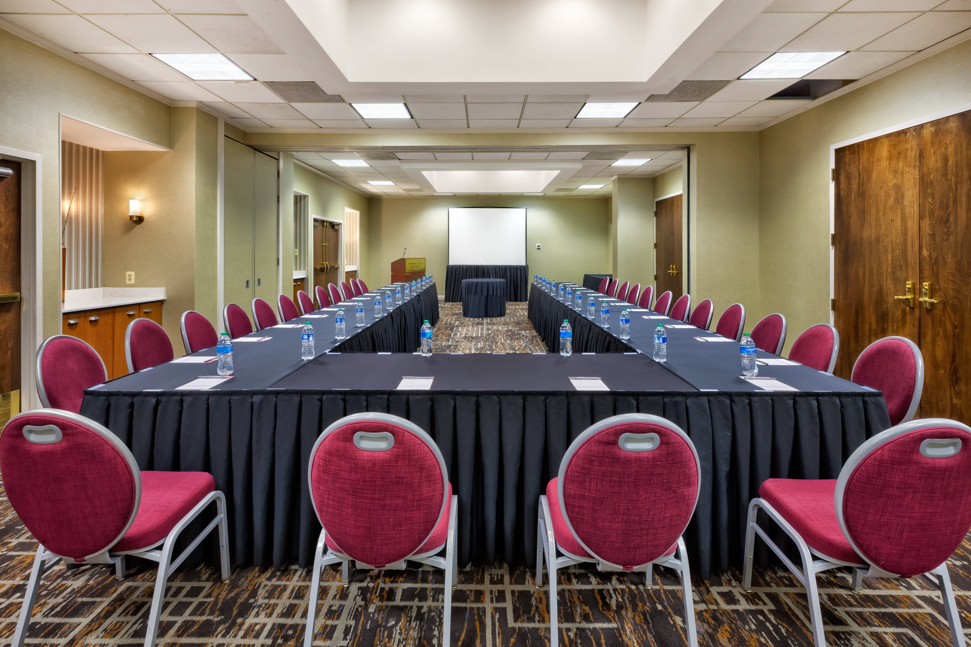 Crowne Plaza Dulles Airport 63/72