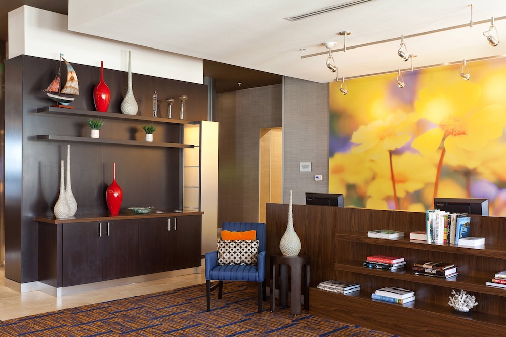 Courtyard by Marriott Galveston Island 24/50