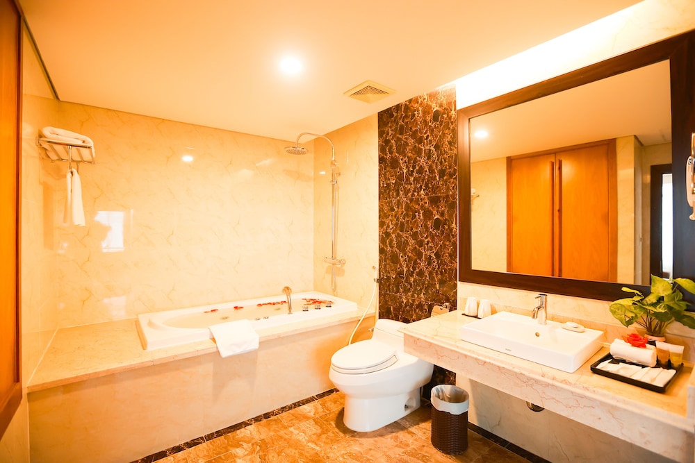 Muong Thanh Luxury Nhat Le Hotel 61/62