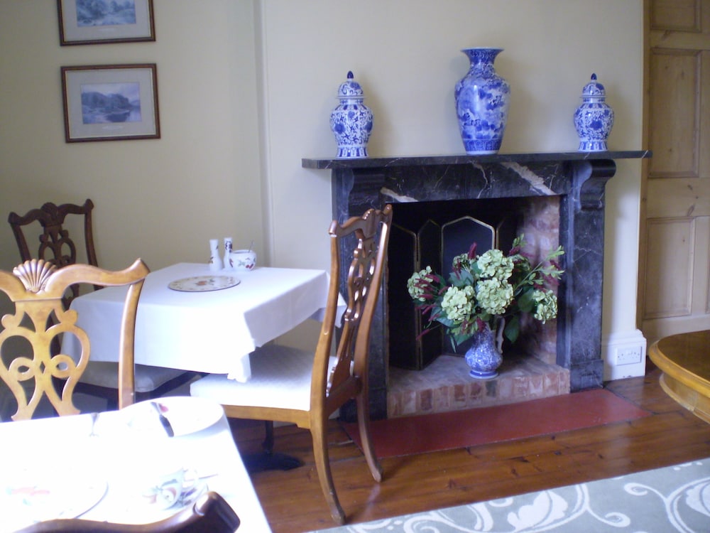 Buckley Farmhouse 2/32