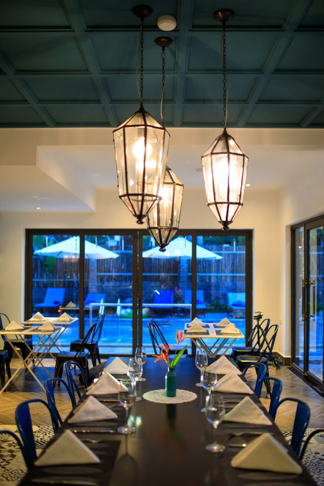 The Blue Alcove 37/44