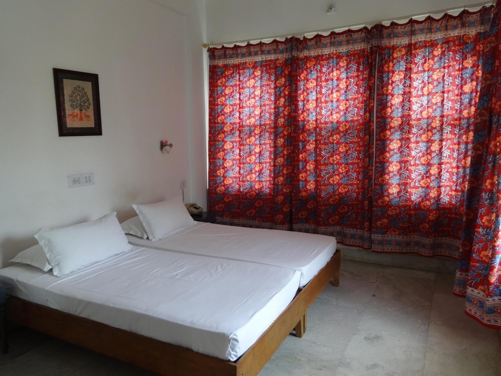 JAIWANA HAVELI 5/40