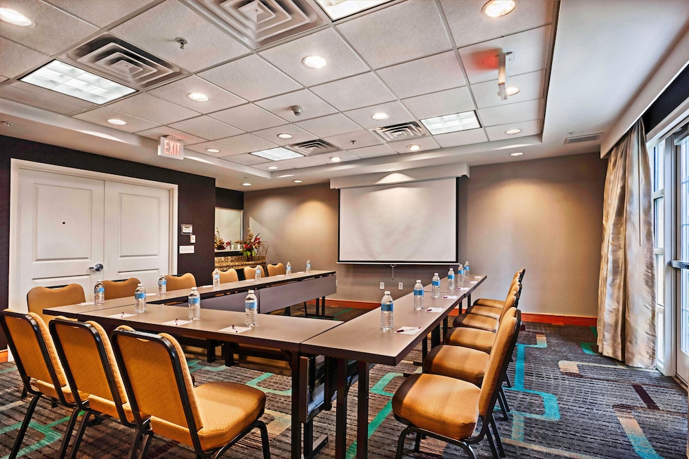 Residence Inn Mt Laurel At Bishop S Gate 28/40
