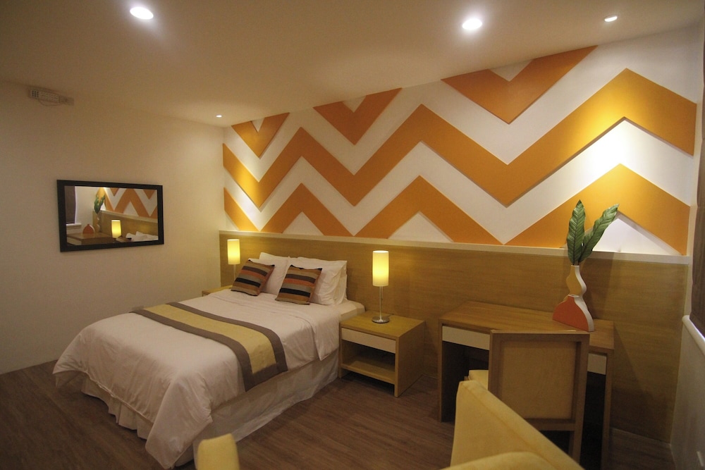 Bryan Condominium Suites 31/66