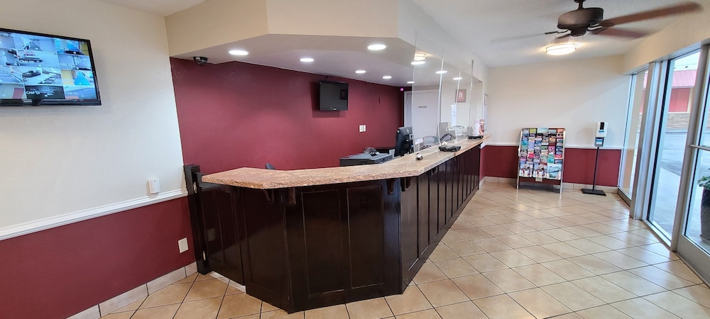Econo Lodge Tifton 5/19