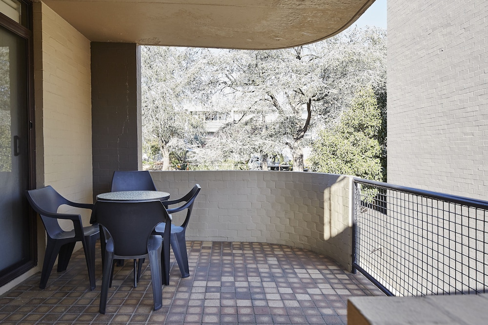 MANUKA PARK SERVICED APARTMENTS 46/58