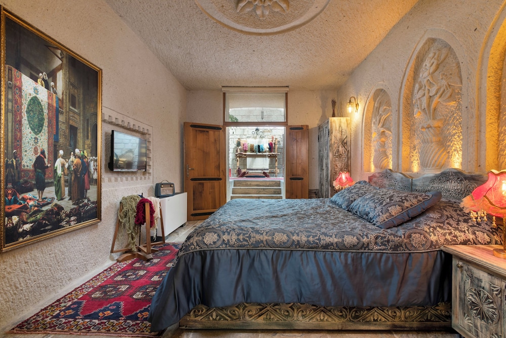 Acer Cave Hotel 49/67