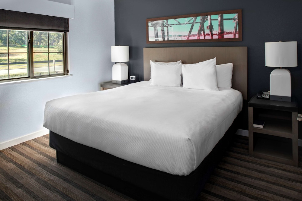 HYATT HOUSE MORRISTOWN 14/77