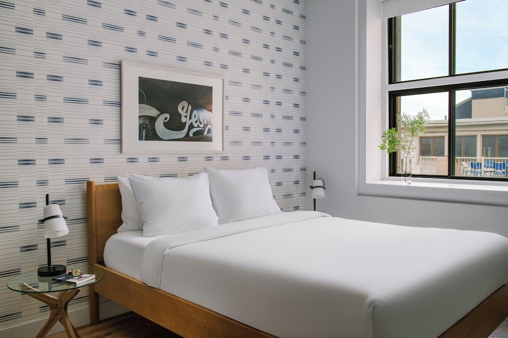 The Alexander Hotel - Old Montreal 14/50