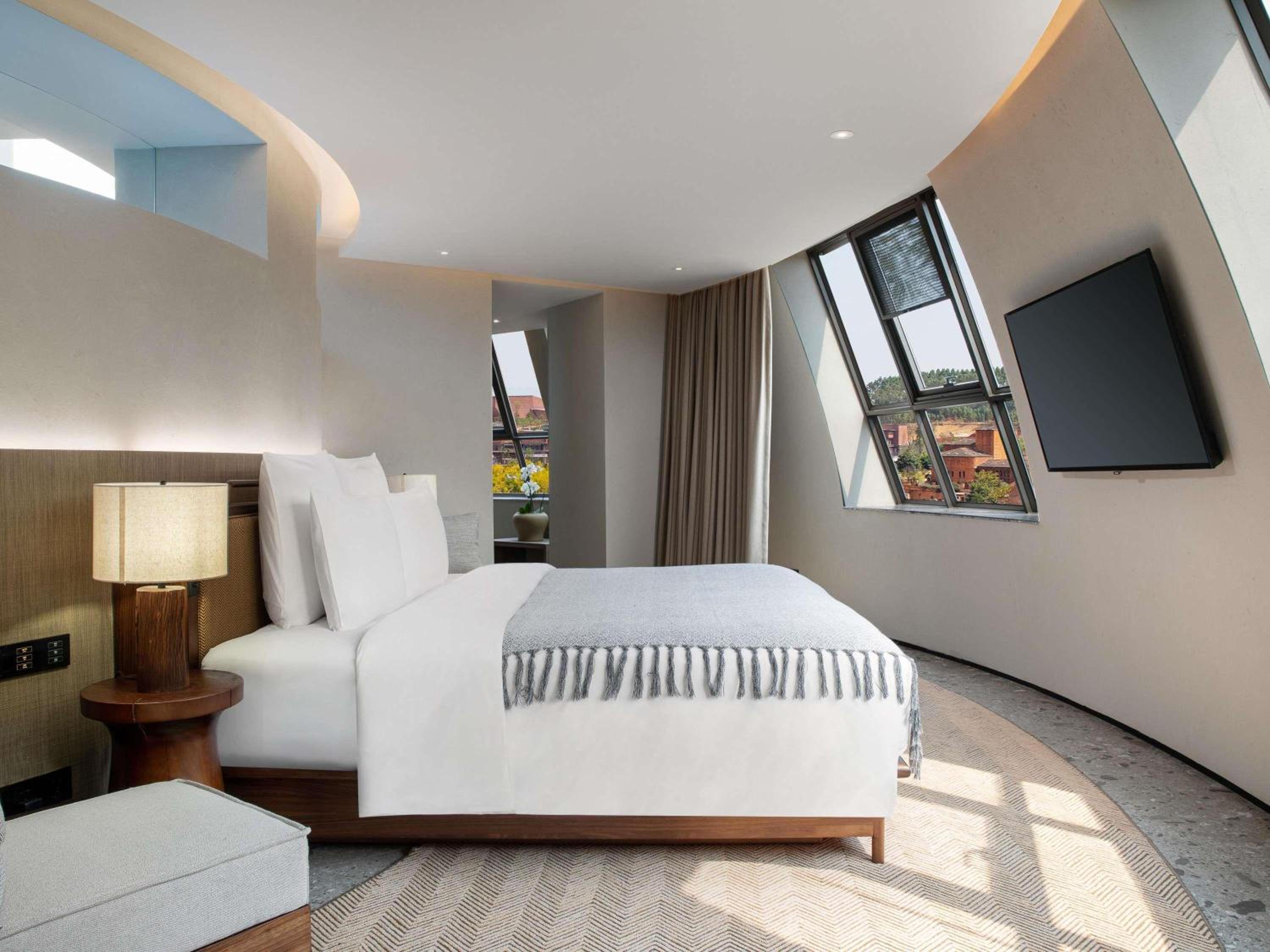1 Bedroom, Azure, King Bed, Park View