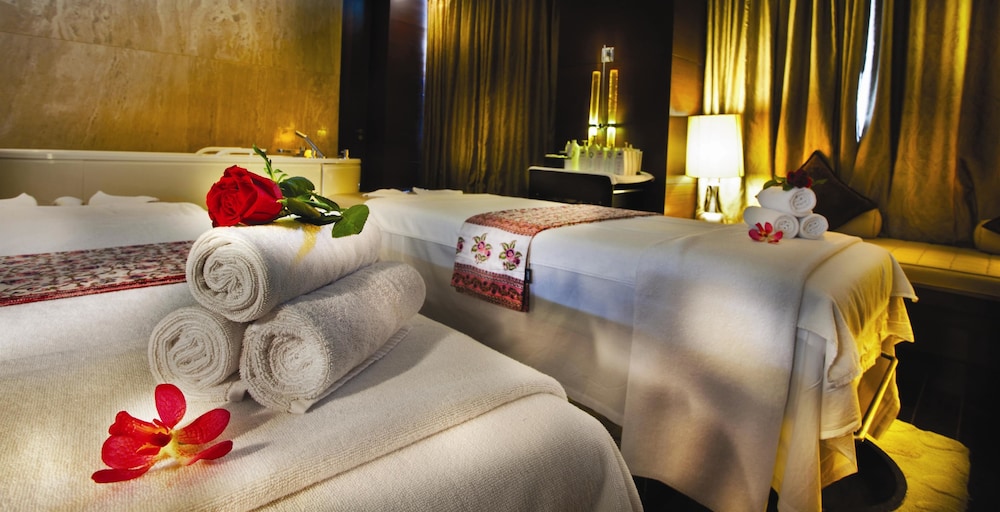 The Leela Ambience Gurugram Hotel And Residences 35/80