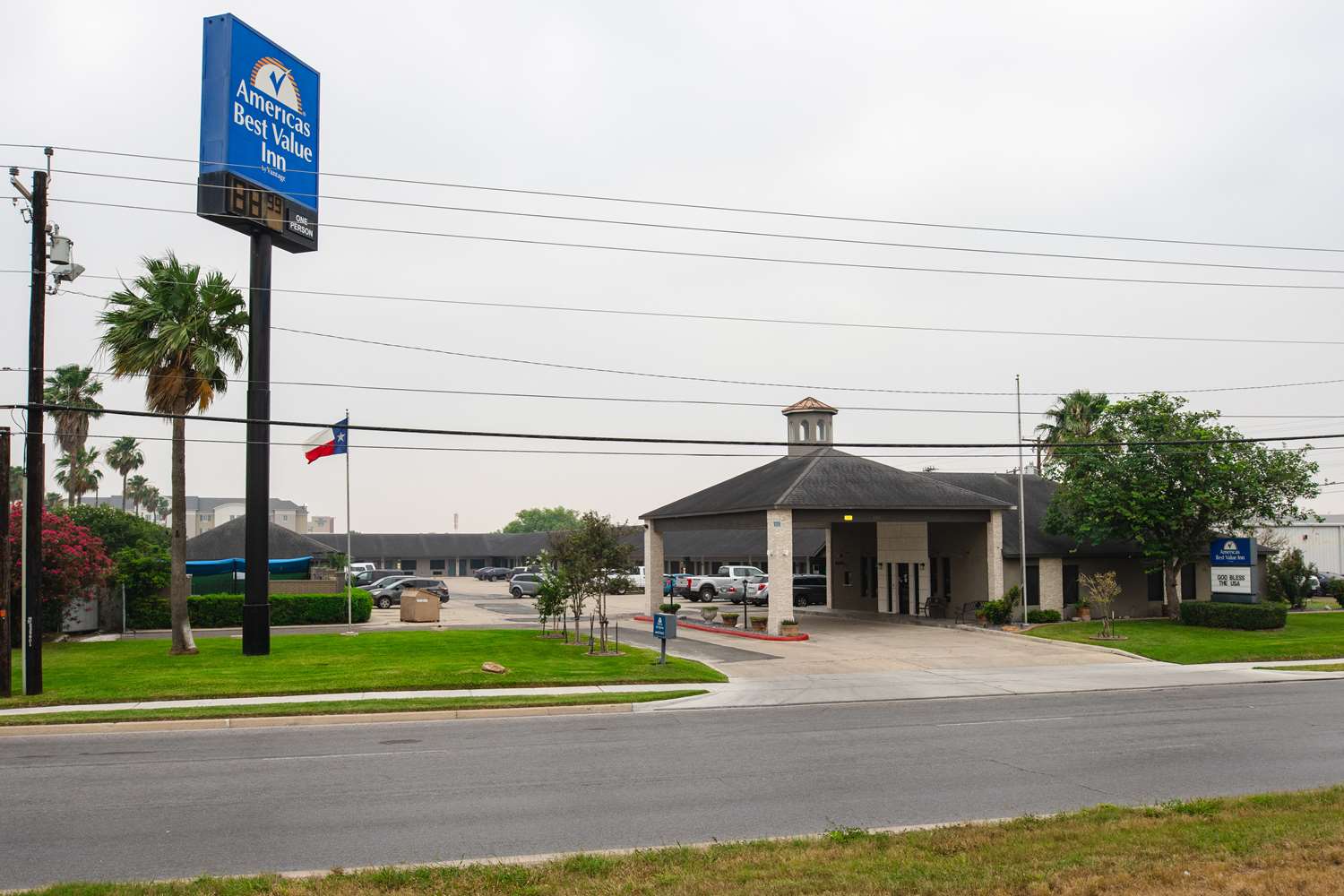 Americas Best Value Inn Harlingen 14/16