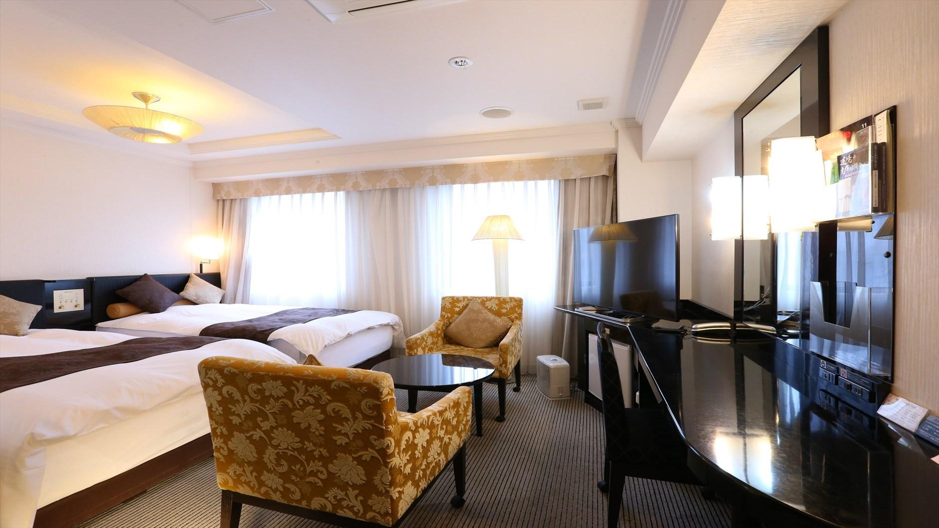 Deluxe, Twin Beds, Main Building
