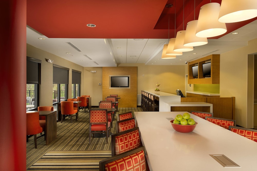 TownePlace Suites Bridgeport Clarksburg 18/23