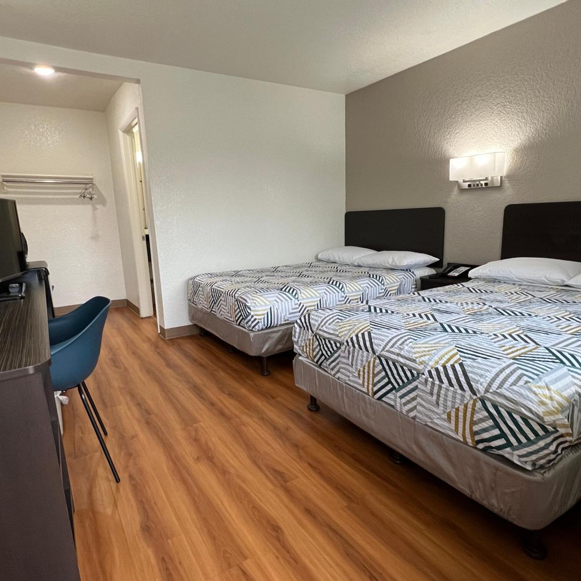 غرفة رباعية، Motel6 Longview, TX 5/10