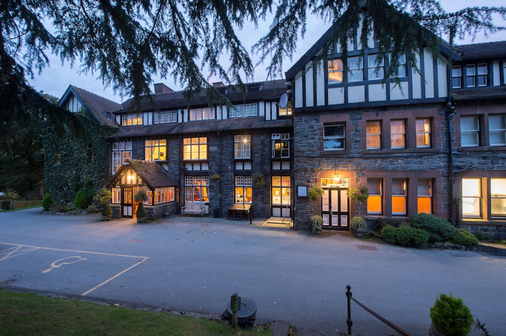 Lake Vyrnwy Hotel And Spa 1/33