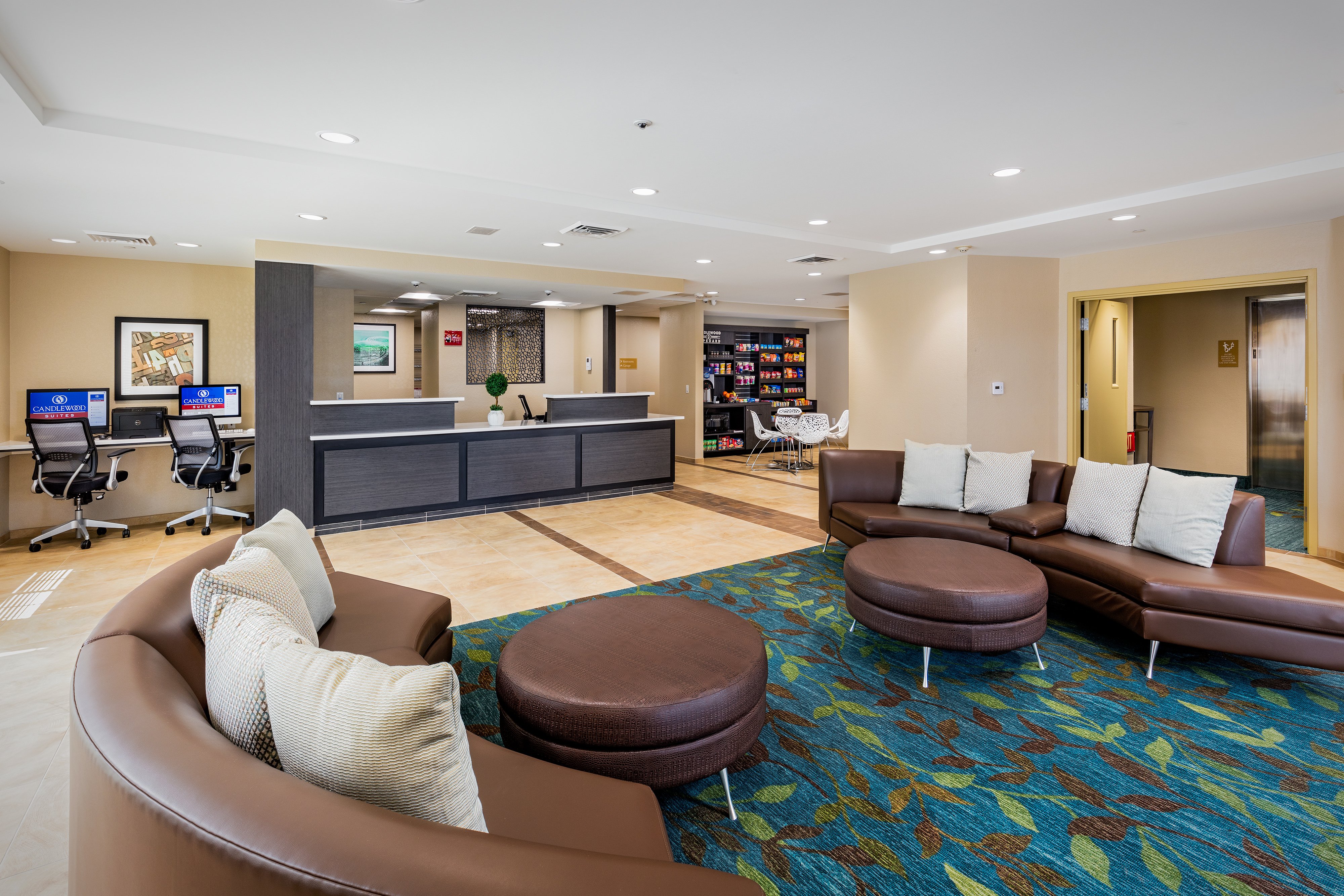 Candlewood Suites Anaheim - Resort Area 16/36