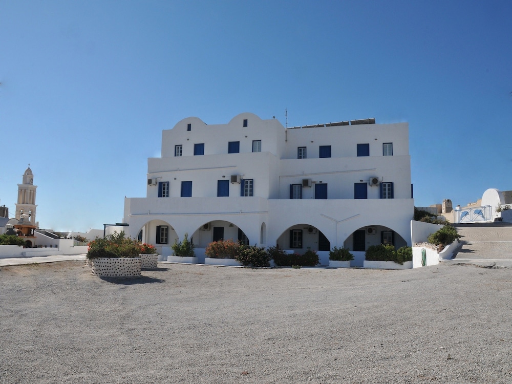 Thira S Dolphin Hotel 3/72