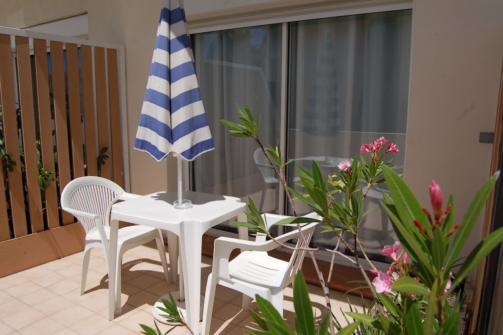 HOTEL DE LA MER 26/50