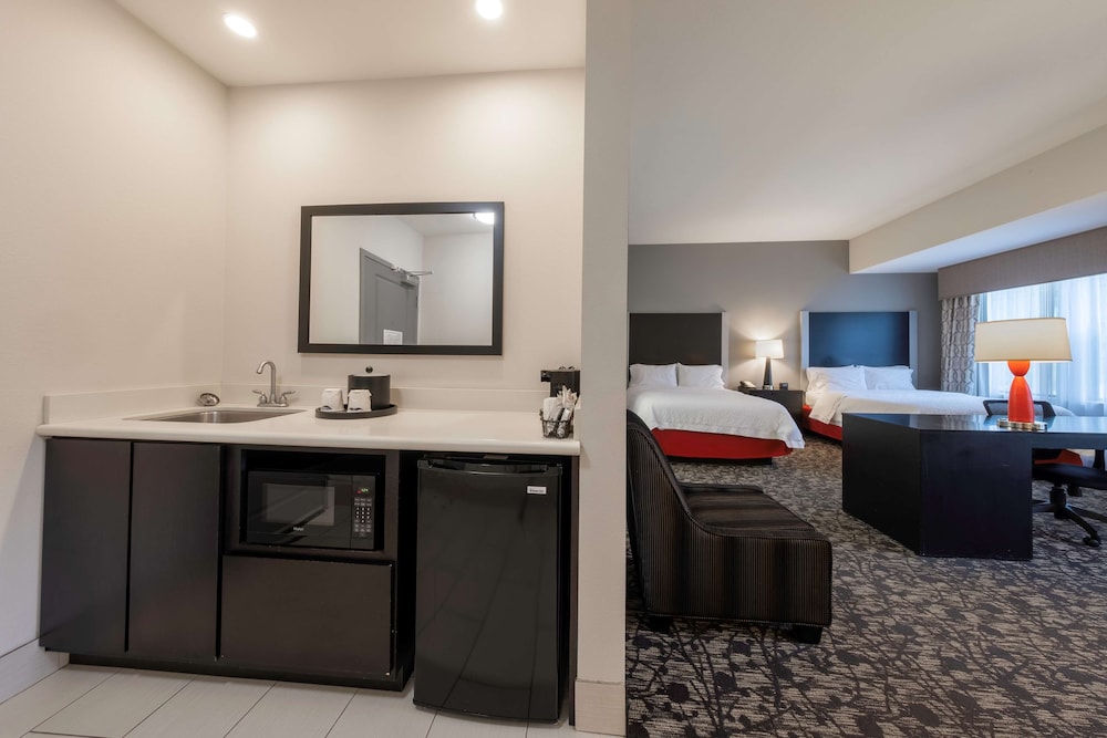 Hampton Inn And Suites Dupont 42/46