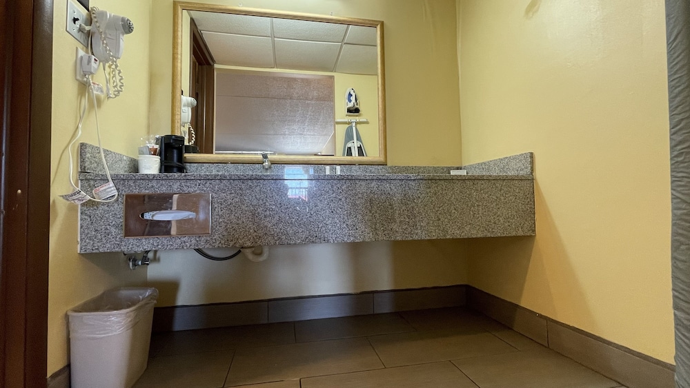 Days Inn by Wyndham Salina South 9/60