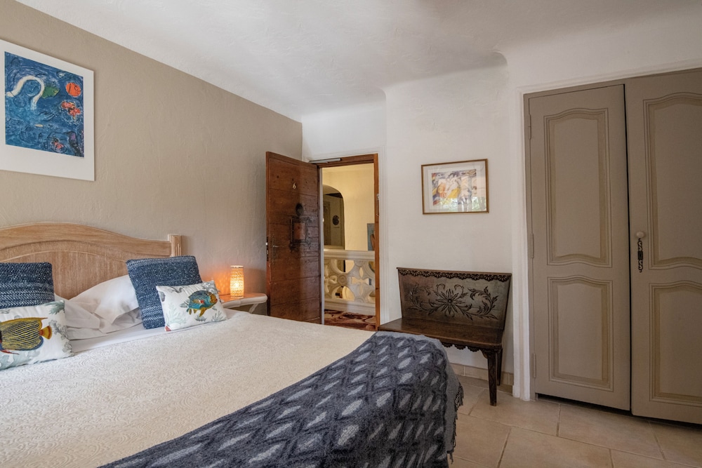 Hotel les Messugues By Alain Llorca 8/50