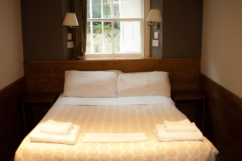 Edinburgh House Hotel 13/50