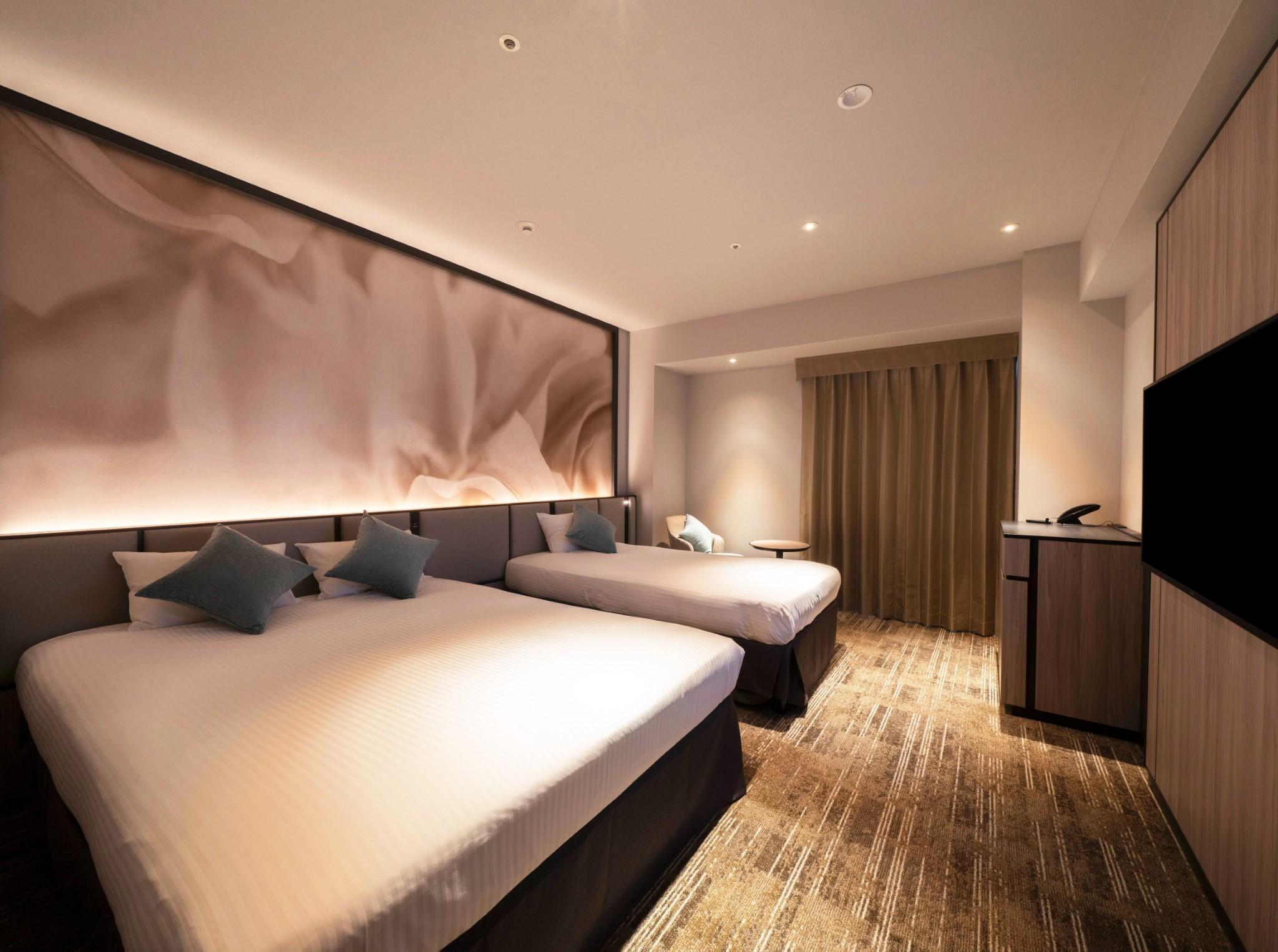 Superior, 1 Queen and 1 Single Bed