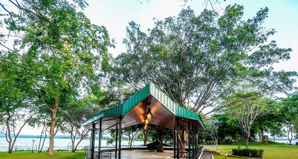 Hotel Sudu Araliya in POLONNARUWA