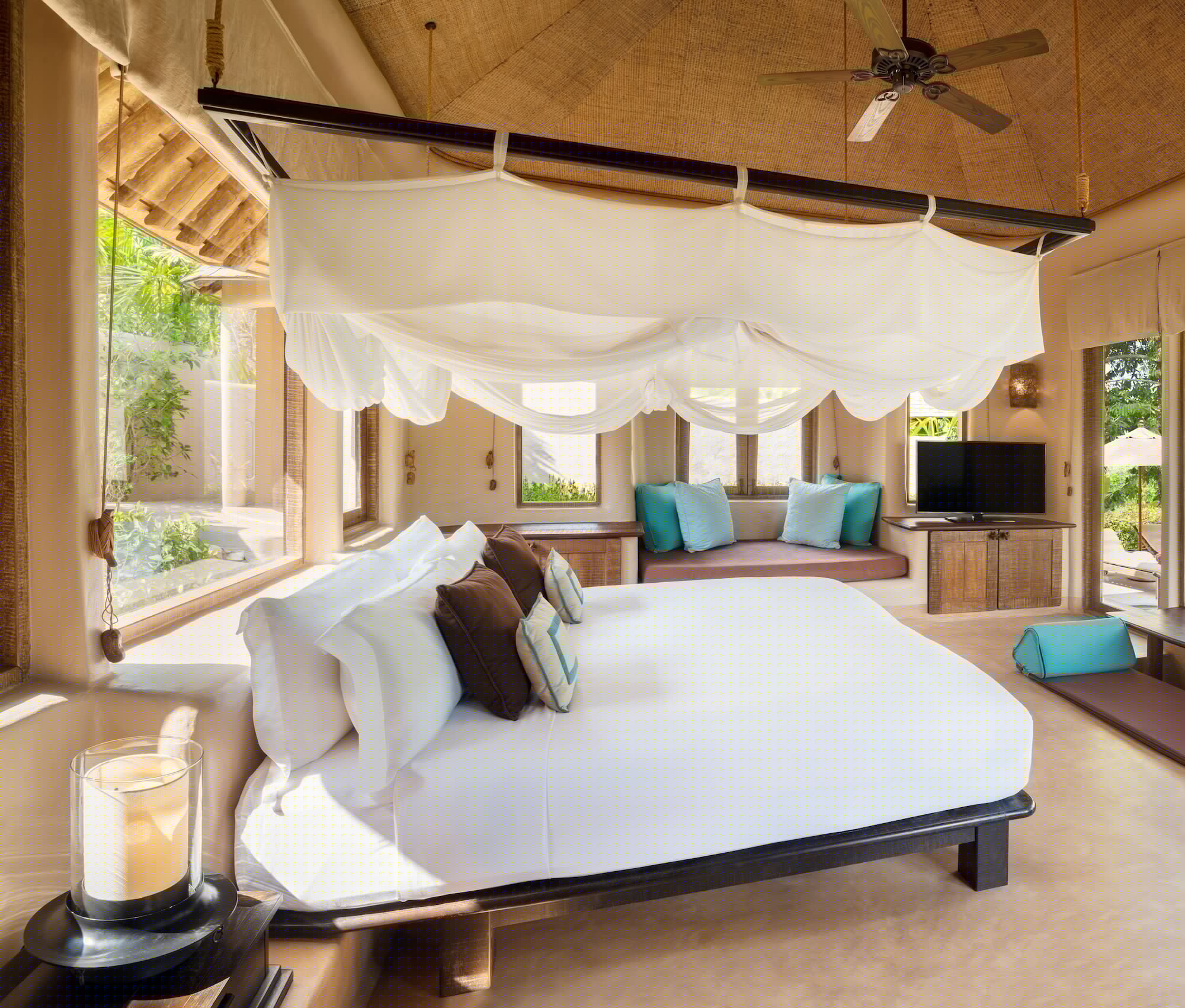 1 Bedroom, Villa, King Bed, Beach Front, Sofa, Private Pool